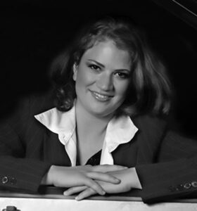 AnnaMaria Mottola : Musician & Director of Music Programs